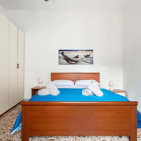 Accogliente A Per 2 A 4 Persone Con Balconcino Vicino Al Centro Storico, Porto E Spiagge Apartment