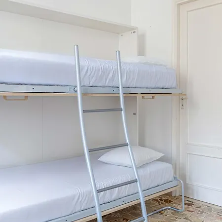 Accogliente A Per 2 A 4 Persone Con Balconcino Vicino Al Centro Storico, Porto E Spiagge *